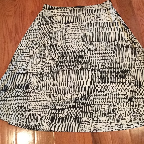Jones Wear Dresses & Skirts - Flirty A Line Skirt